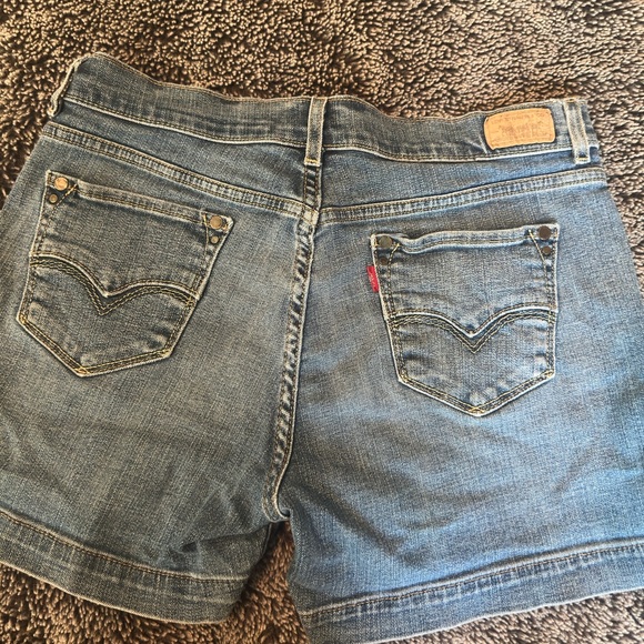 Levi's Blue Jean Shorts Classic Style - Picture 1 of 4